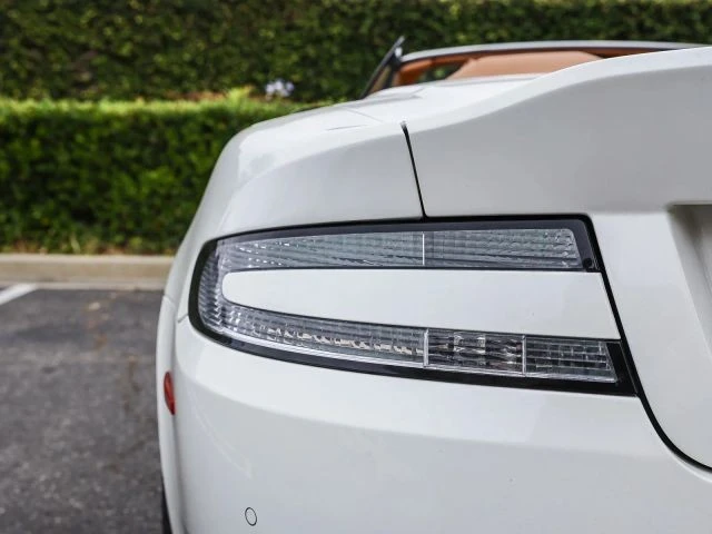 2016 Aston Martin DB9 - Image 11 of 31