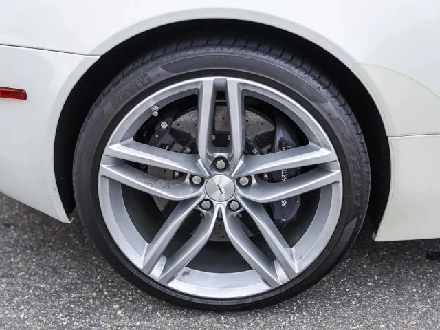 2016 Aston Martin DB9 - Image 19 of 31