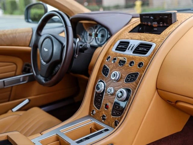 2016 Aston Martin DB9 - Image 27 of 31