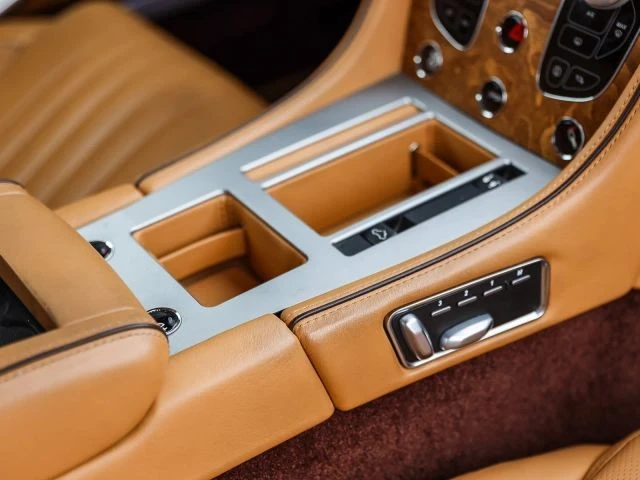 2016 Aston Martin DB9 - Image 29 of 31