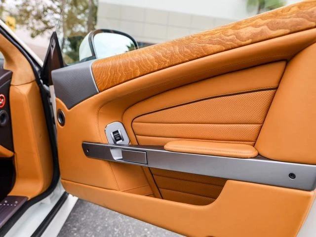 2016 Aston Martin DB9 - Image 30 of 31