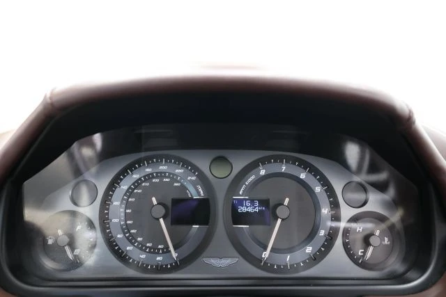 2016 Aston Martin DB9 - Image 28 of 31