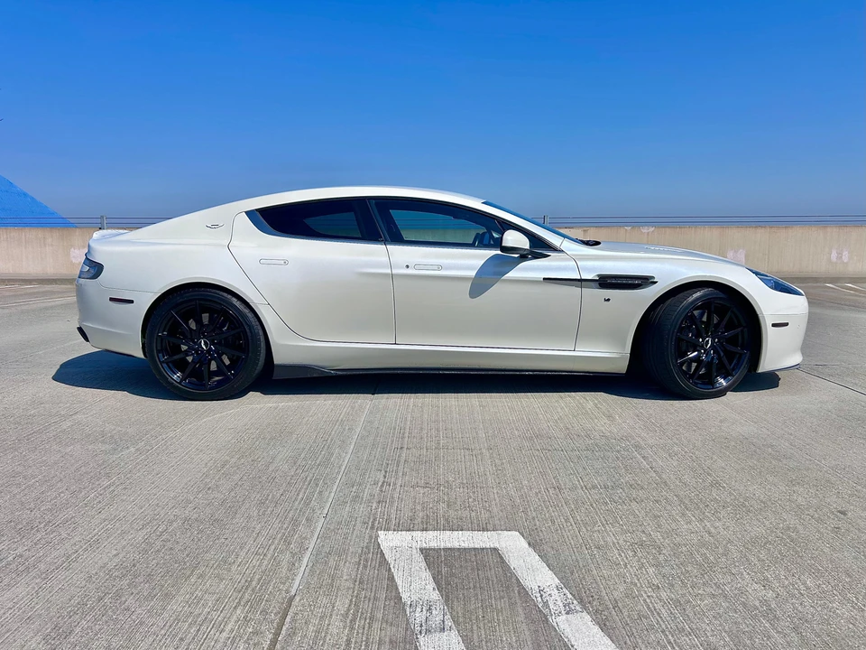 2016 Aston Martin Rapide - Image 30 of 31