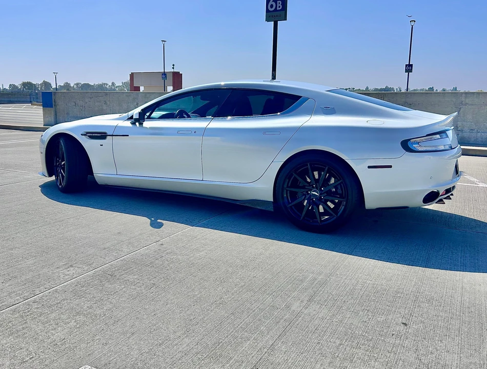 2016 Aston Martin Rapide - Image 14 of 31