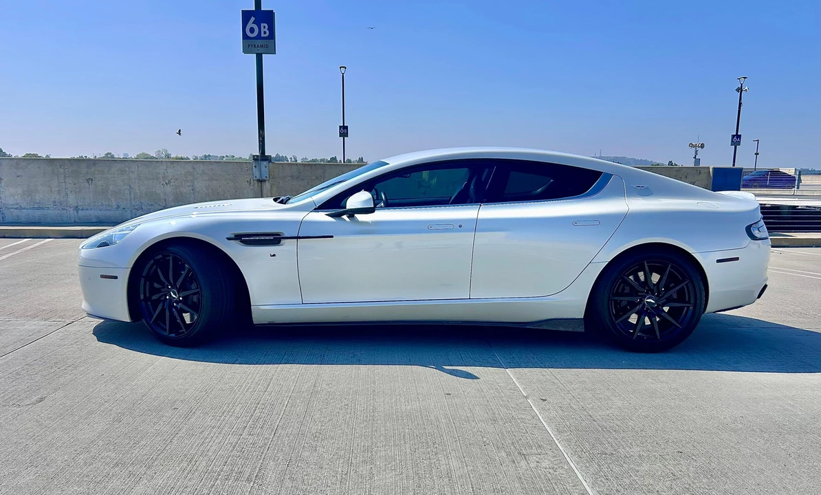 2016 Aston Martin Rapide - Image 13 of 31