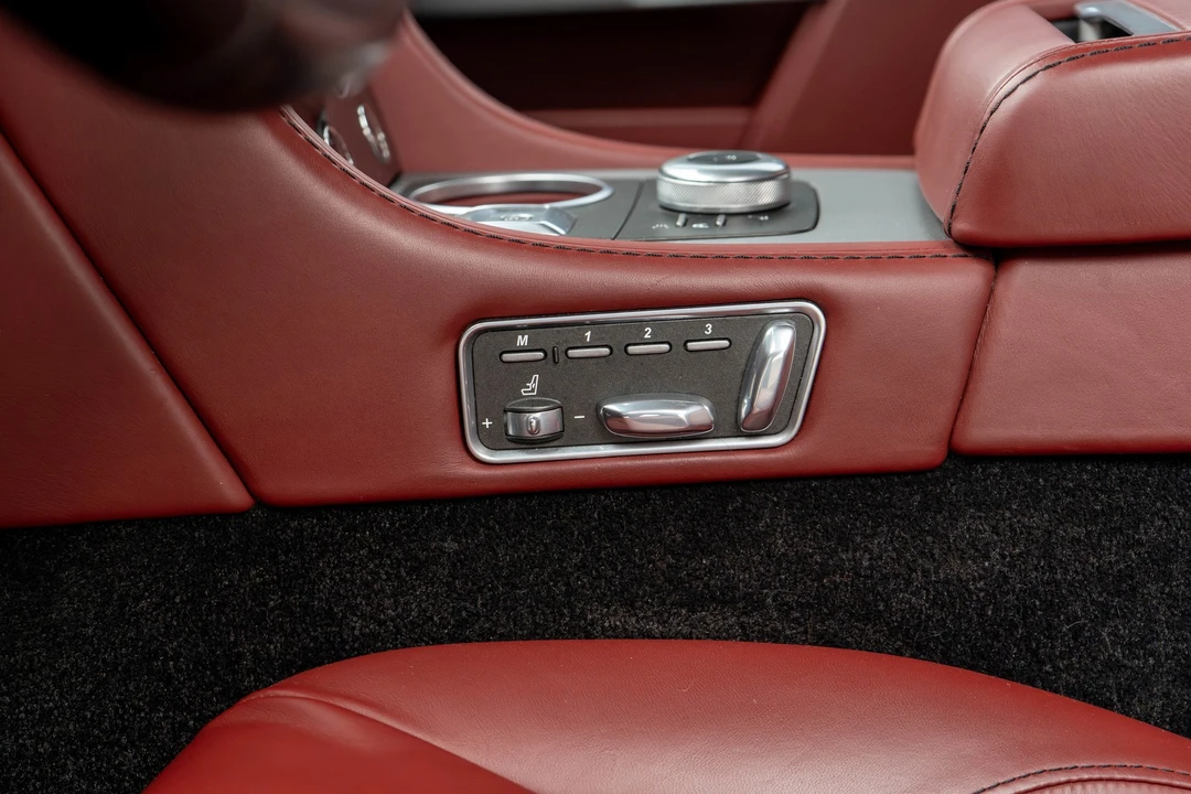 2016 Aston Martin Rapide - Image 30 of 31