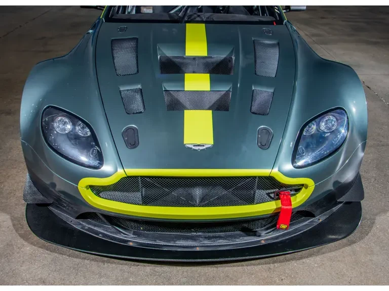 2016 Aston Martin Vantage - Image 18 of 31