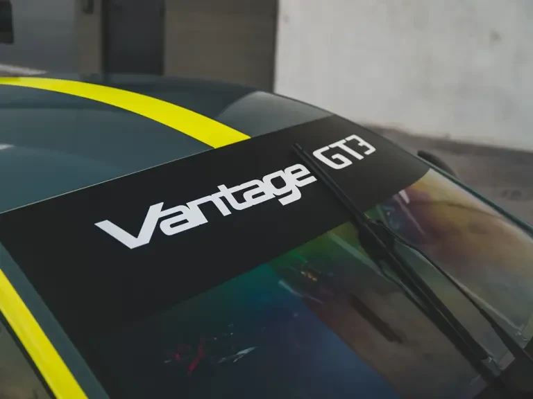 2016 Aston Martin Vantage - Image 11 of 31