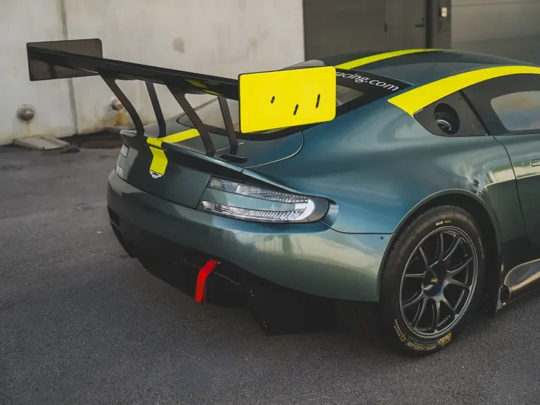 2016 Aston Martin Vantage - Image 14 of 31