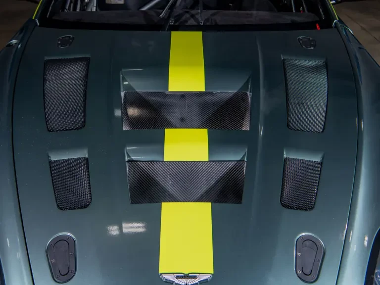 2016 Aston Martin Vantage - Image 19 of 31
