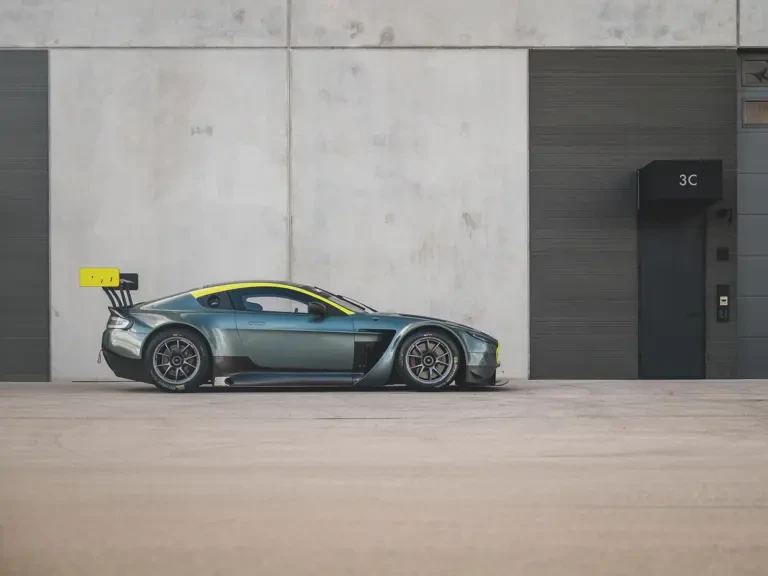2016 Aston Martin Vantage - Image 6 of 31