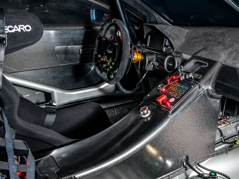 2016 Aston Martin Vantage - Image 5 of 31
