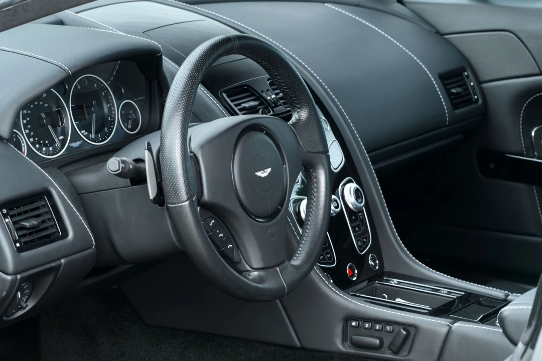 2016 Aston Martin V12 Vantage (2010-2018) - Image 10 of 31