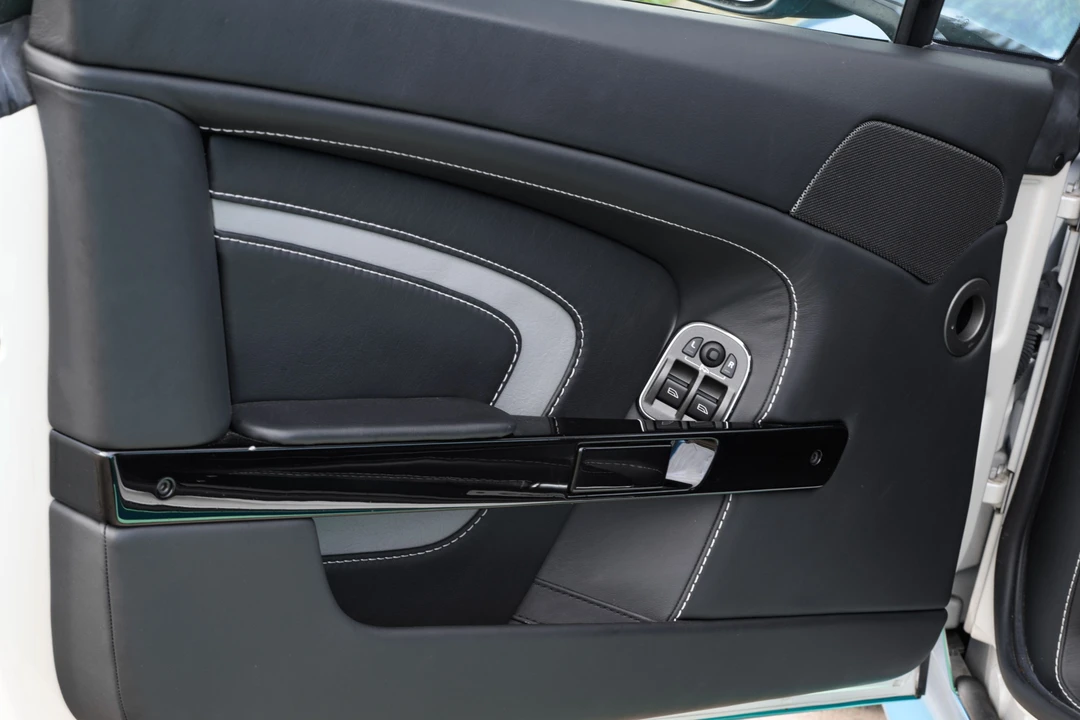 2016 Aston Martin V12 Vantage (2010-2018) - Image 17 of 31