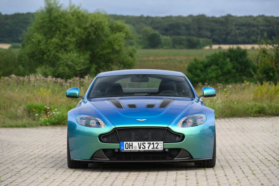 2016 Aston Martin V12 Vantage (2010-2018) - Image 5 of 31