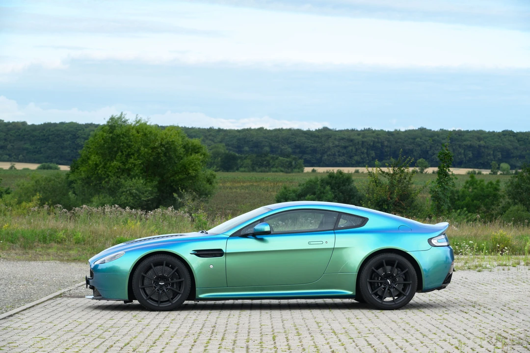 2016 Aston Martin V12 Vantage (2010-2018) - Image 3 of 31