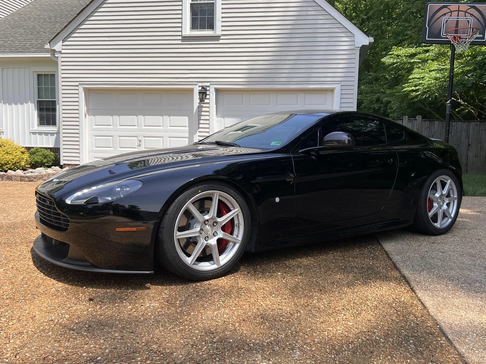 2016 Aston Martin V8 Vantage (2006-2017) - Image 26 of 31