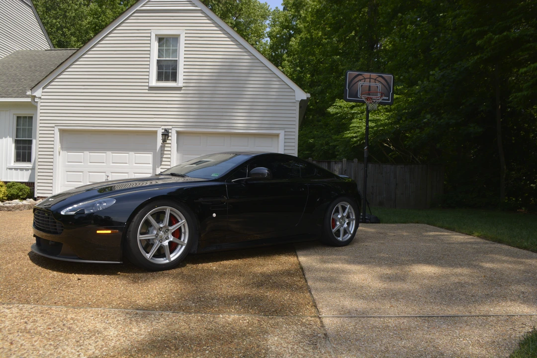 2016 Aston Martin V8 Vantage (2006-2017) - Image 2 of 31