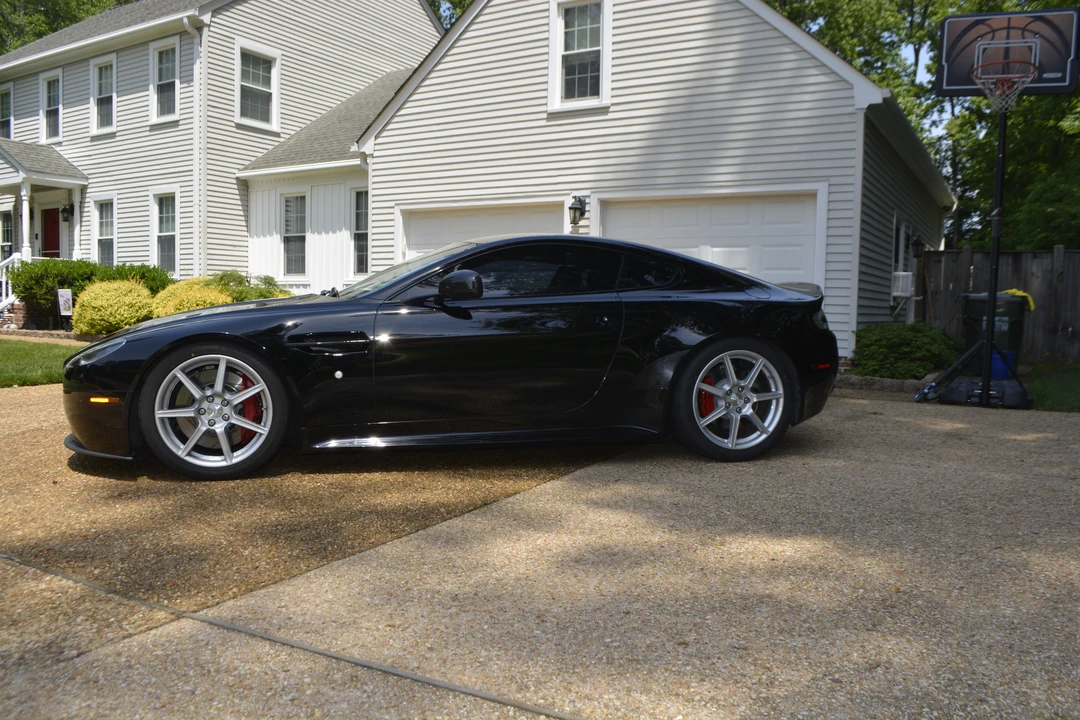 2016 Aston Martin V8 Vantage (2006-2017) - Image 25 of 31
