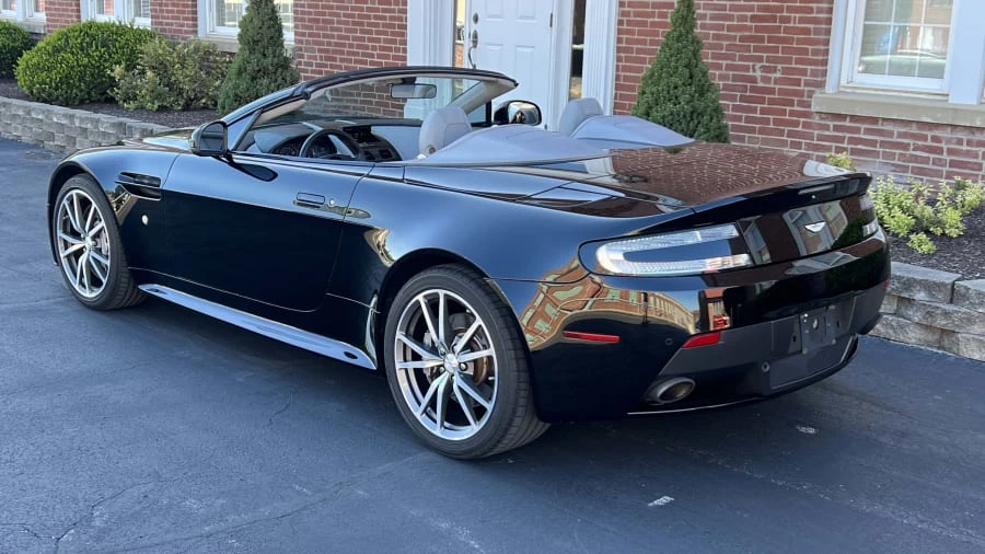 2016 Aston Martin V8 Vantage (2006-2017) - Image 3 of 12