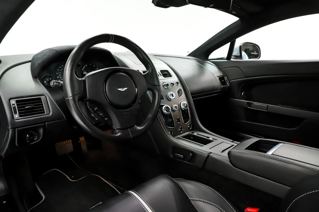 2016 Aston Martin V8 Vantage (2006-2017) - Image 2 of 12