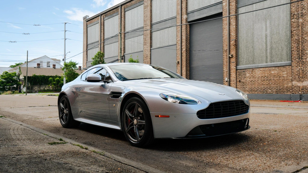 2016 Aston Martin V8 Vantage (2006-2017) - Image 23 of 31