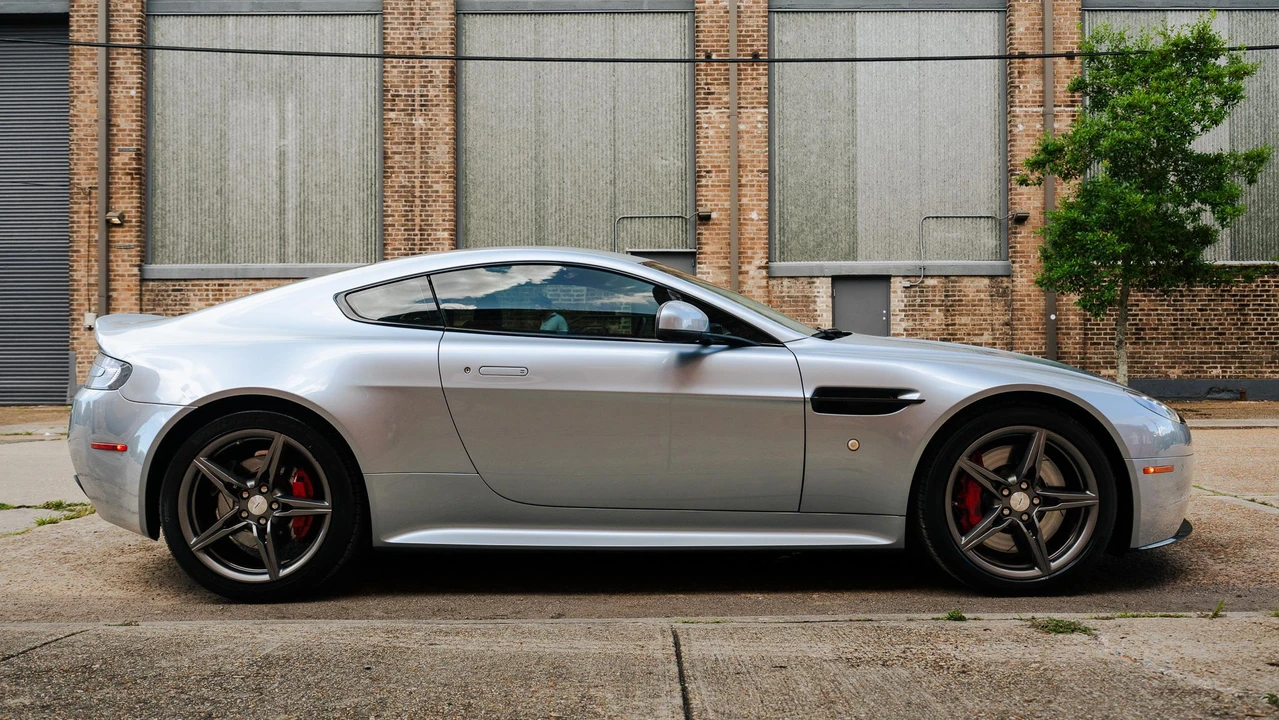 2016 Aston Martin V8 Vantage (2006-2017) - Image 21 of 31