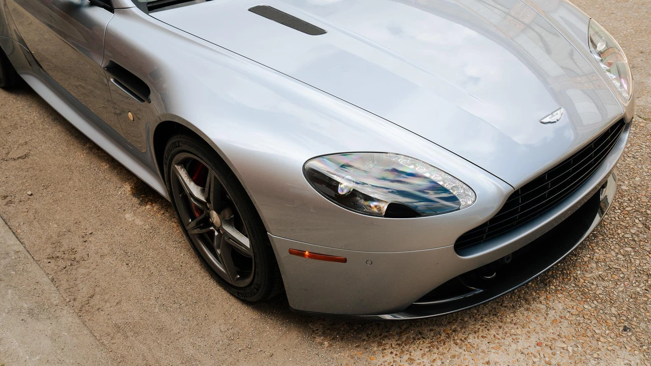 2016 Aston Martin V8 Vantage (2006-2017) - Image 27 of 31