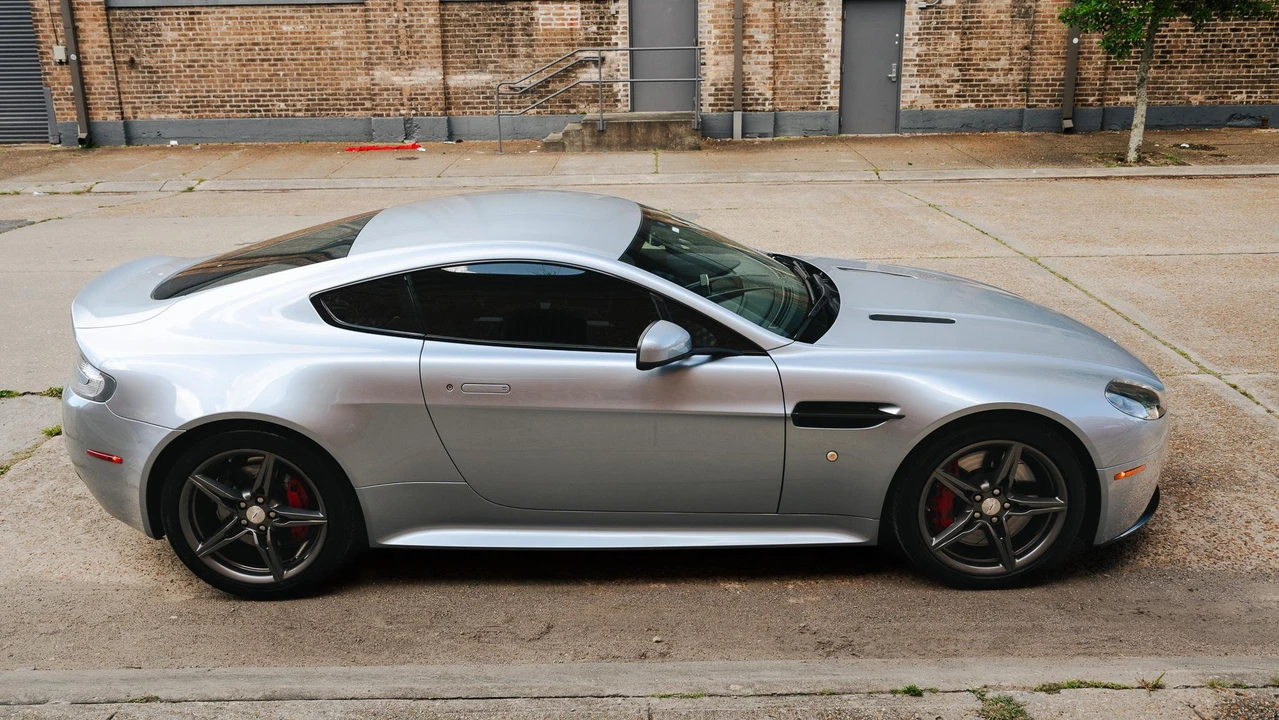 2016 Aston Martin V8 Vantage (2006-2017) - Image 20 of 31