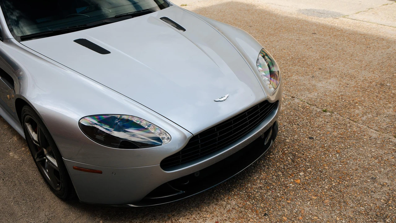 2016 Aston Martin V8 Vantage (2006-2017) - Image 28 of 31