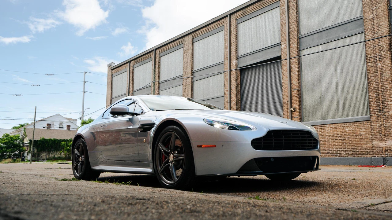 2016 Aston Martin V8 Vantage (2006-2017) - Image 22 of 31