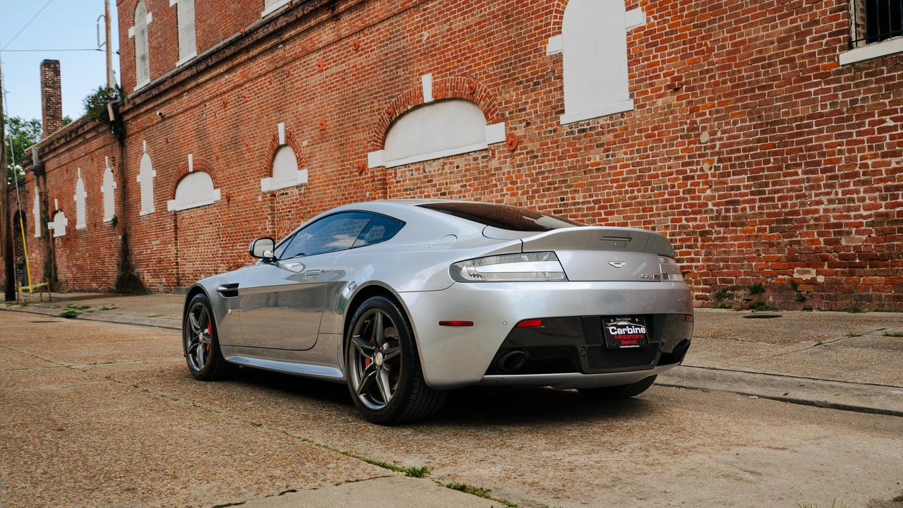 2016 Aston Martin V8 Vantage (2006-2017) - Image 14 of 31