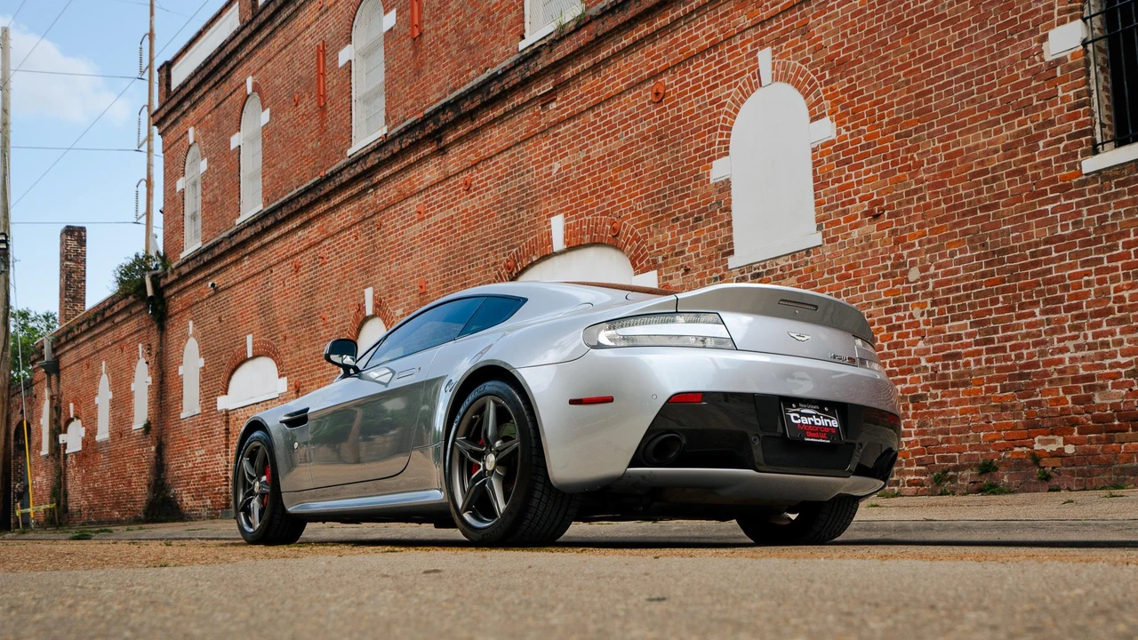 2016 Aston Martin V8 Vantage (2006-2017) - Image 13 of 31