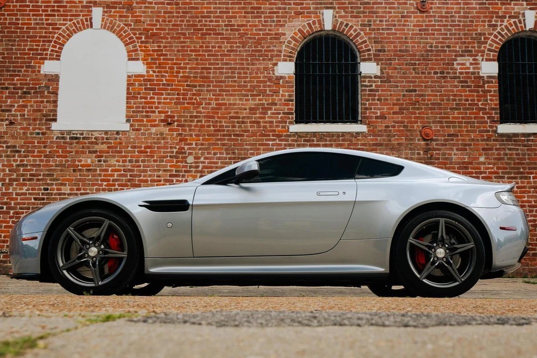 2016 Aston Martin V8 Vantage (2006-2017) - Image 3 of 31