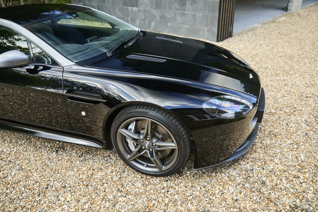 2016 Aston Martin V8 Vantage (2006-2017) - Image 18 of 31