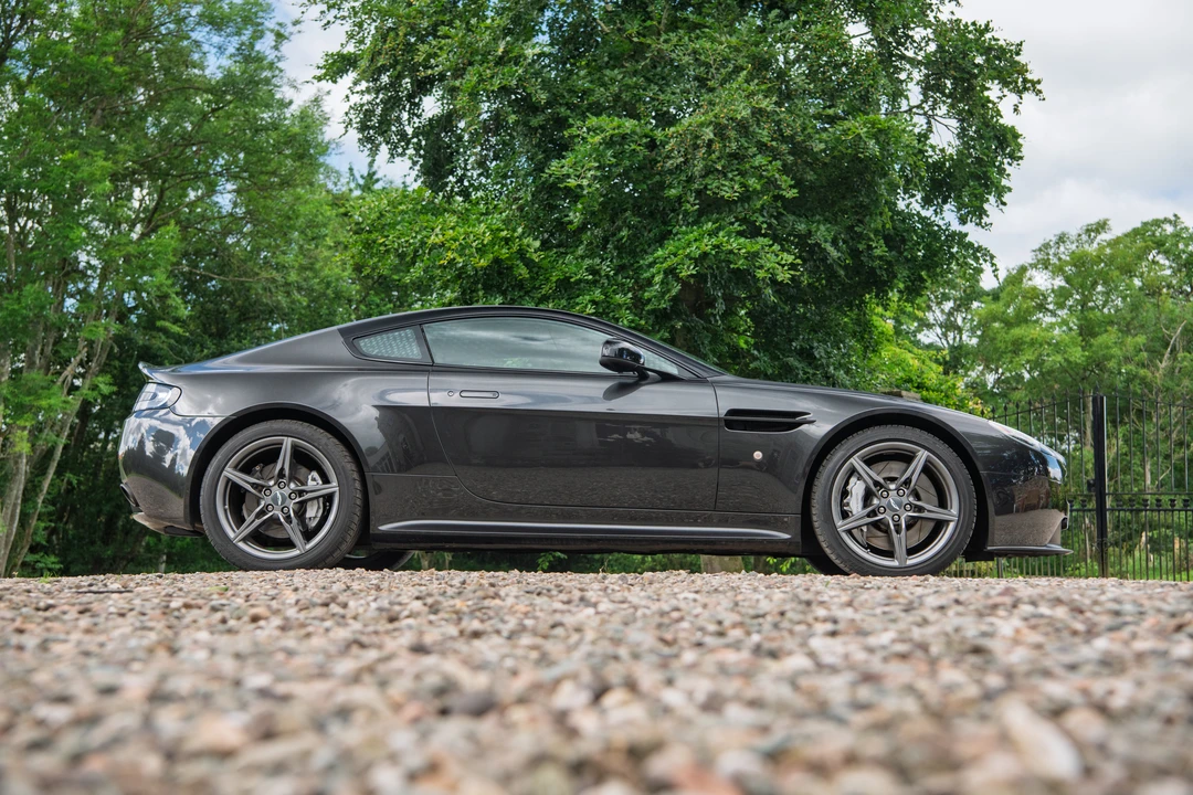2015 Aston Martin V8 Vantage (2006-2017) - Image 15 of 31