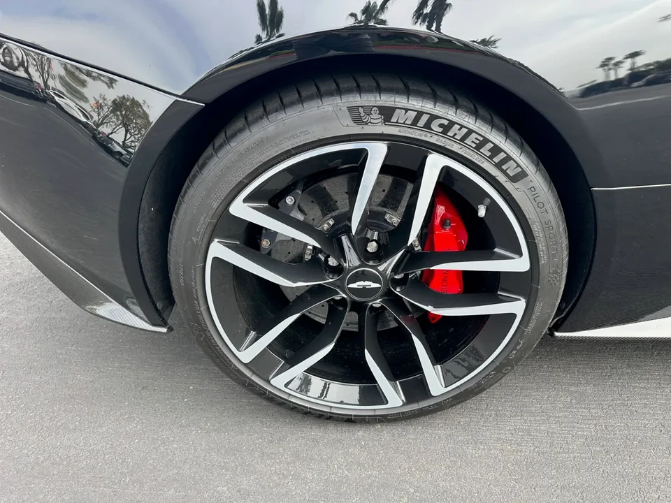 2016 Aston Martin Vanquish 2nd Gen - Image 24 of 31