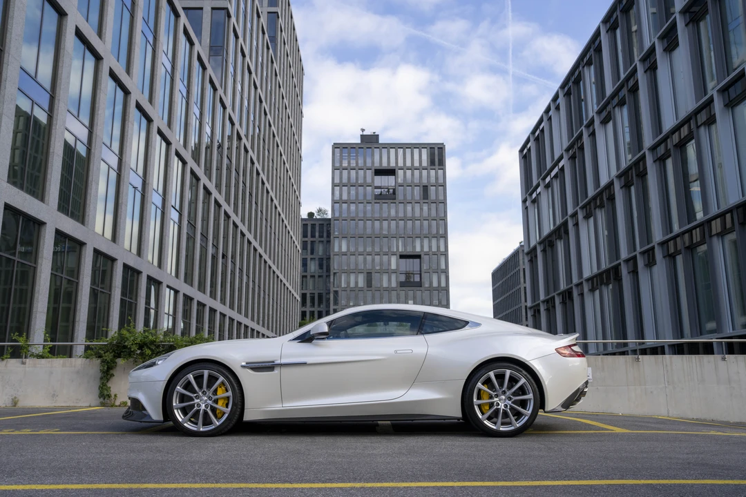 2016 Aston Martin Vanquish 2nd Gen - Image 4 of 31