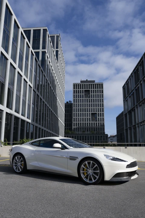 2016 Aston Martin Vanquish 2nd Gen - Image 28 of 31