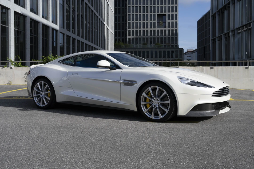 2016 Aston Martin Vanquish 2nd Gen - Image 9 of 31