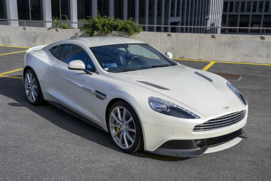 2016 Aston Martin Vanquish 2nd Gen - Image 18 of 31