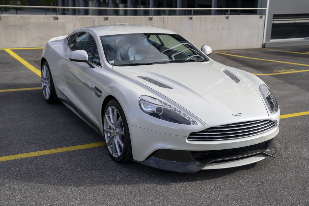 2016 Aston Martin Vanquish 2nd Gen - Image 10 of 31