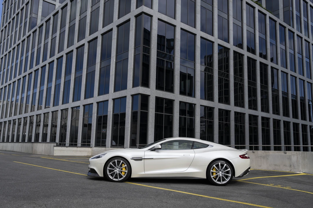 2016 Aston Martin Vanquish 2nd Gen - Image 21 of 31