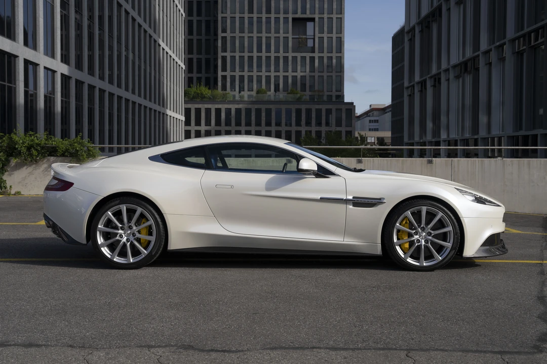 2016 Aston Martin Vanquish 2nd Gen - Image 24 of 31