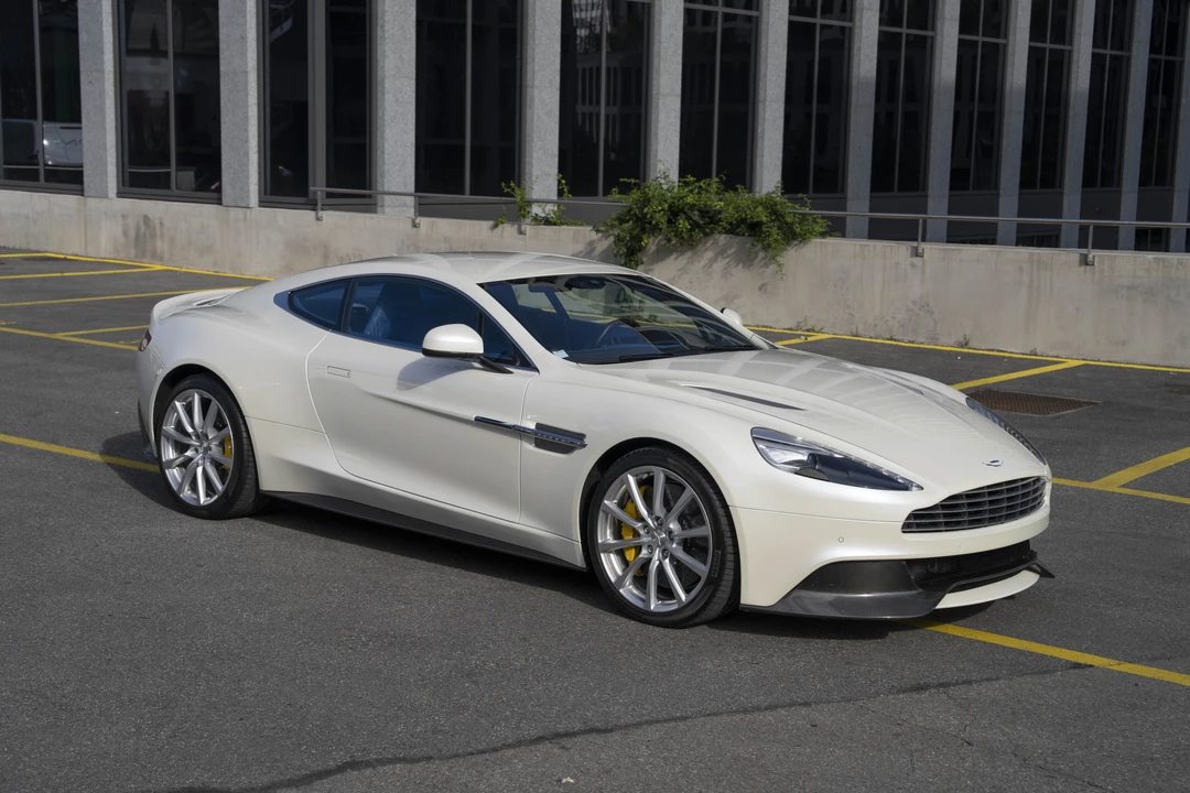 2016 Aston Martin Vanquish 2nd Gen - Image 25 of 31