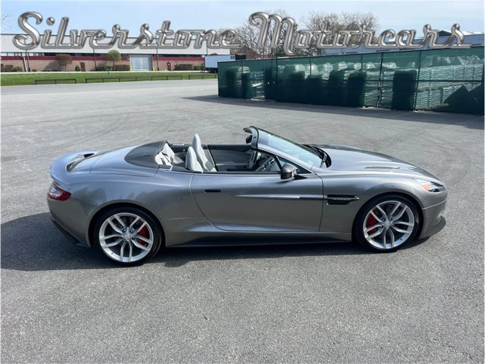2016 Aston Martin Vanquish 2nd Gen - Image 30 of 31