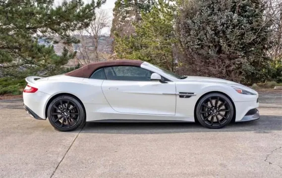 2016 Aston Martin Vanquish Volante