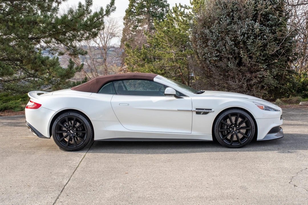 2016 Aston Martin Vanquish 2nd Gen - Image 15 of 31