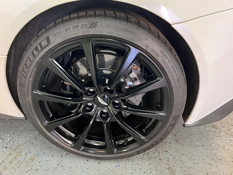 2016 Aston Martin Vanquish 2nd Gen - Image 9 of 31