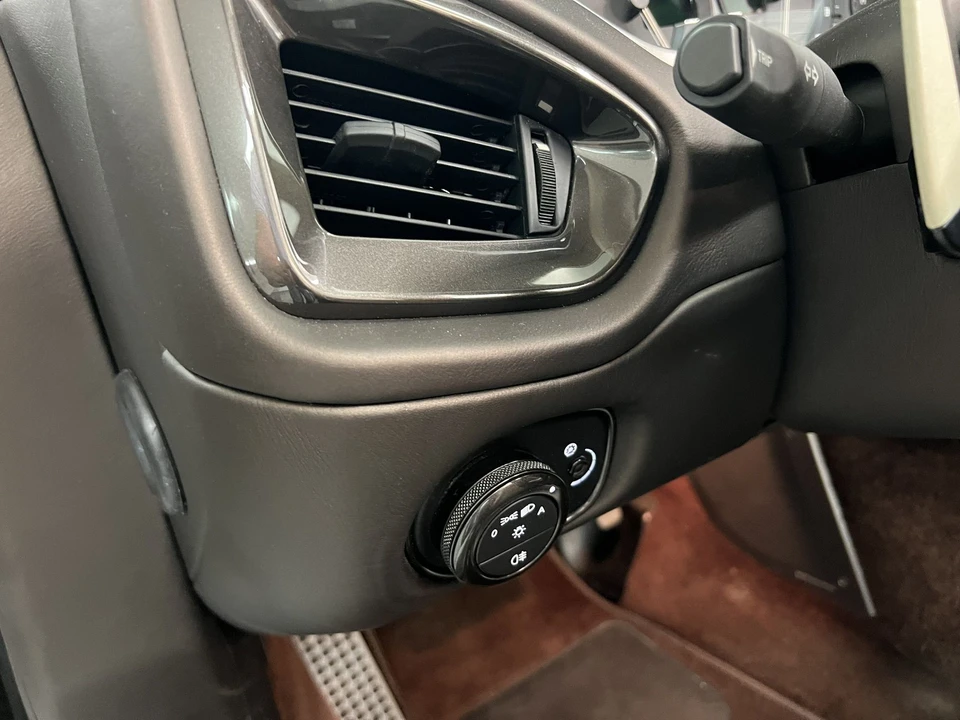 2016 Aston Martin Vanquish 2nd Gen - Image 22 of 31